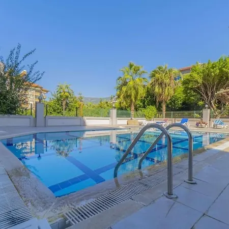 Hygge Flat With Heated Floors & Sunny Balcony! *