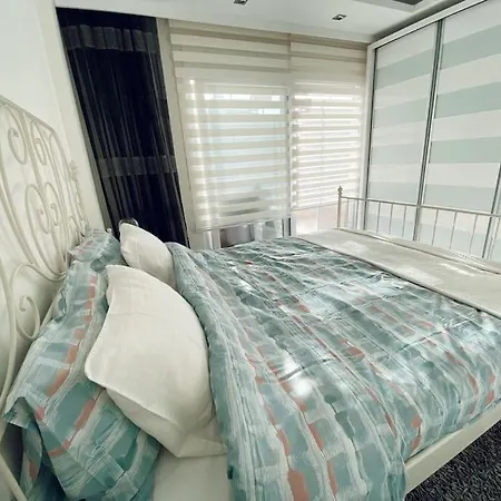 Lägenhet Hygge Flat With Heated Floors & Sunny Balcony! *